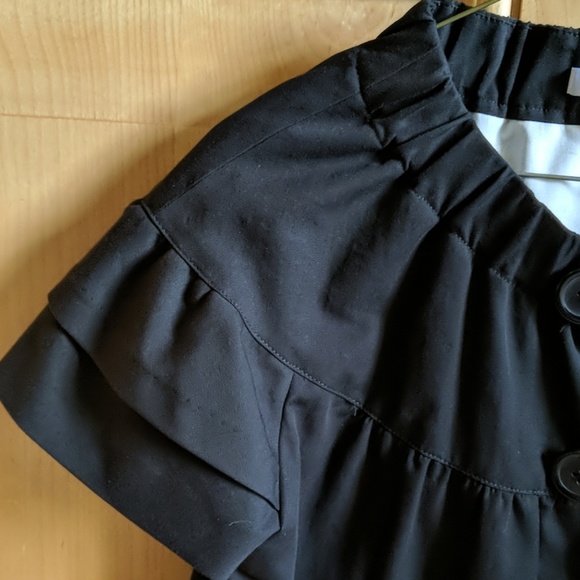 Mona & Holly Short Sleeve Black Capelet - Picture 2 of 6